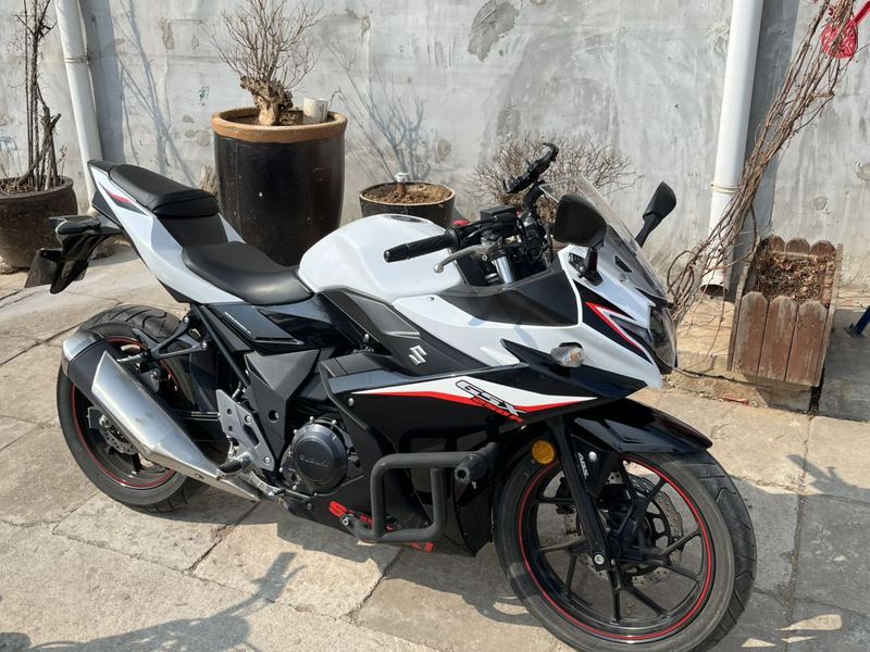二手豪爵铃木GSX250R
