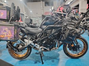 二手贝纳利金鹏 TRK502