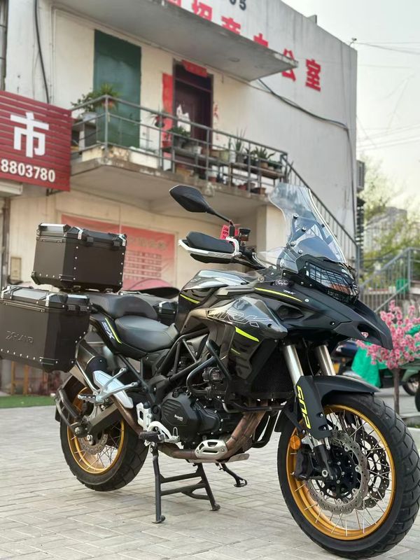 二手贝纳利金鹏 TRK502