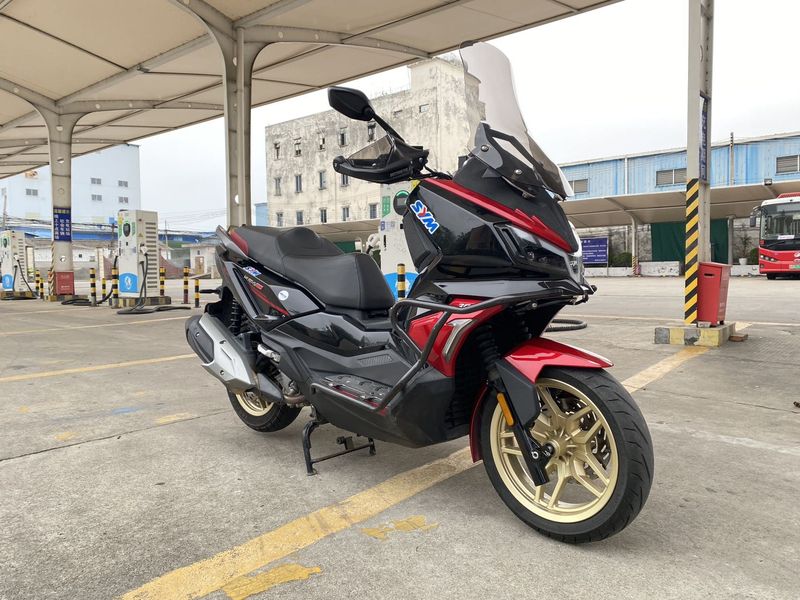 二手三阳哈士奇 Husky ADV300