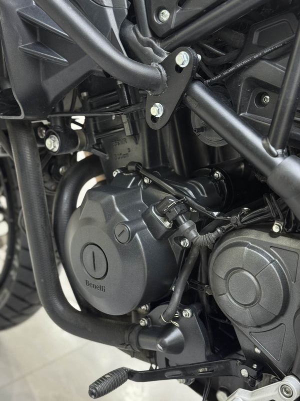 二手贝纳利金鹏 TRK502