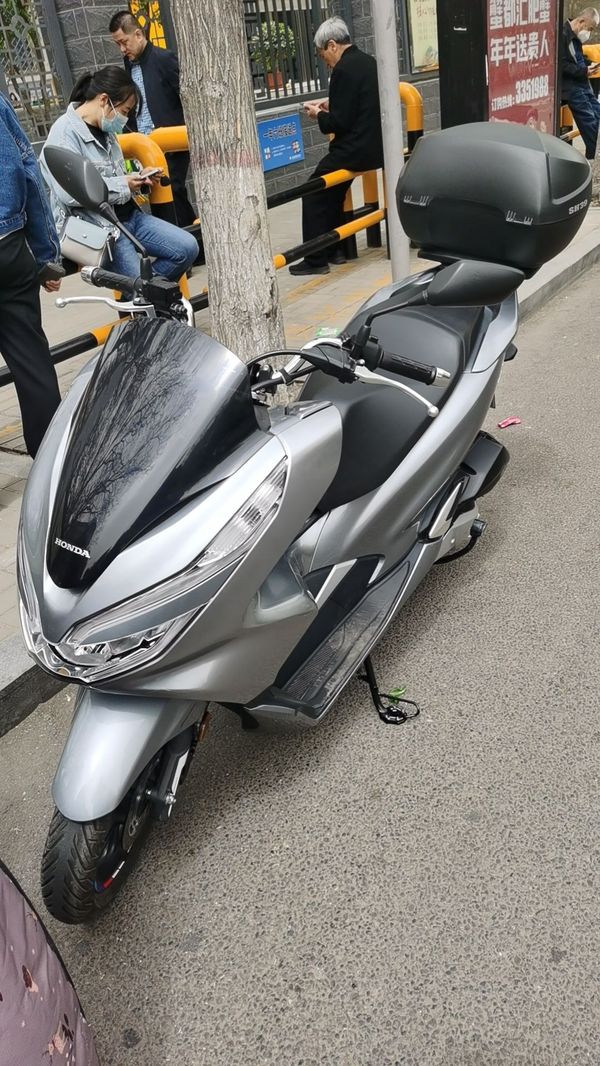 二手五羊本田PCX
