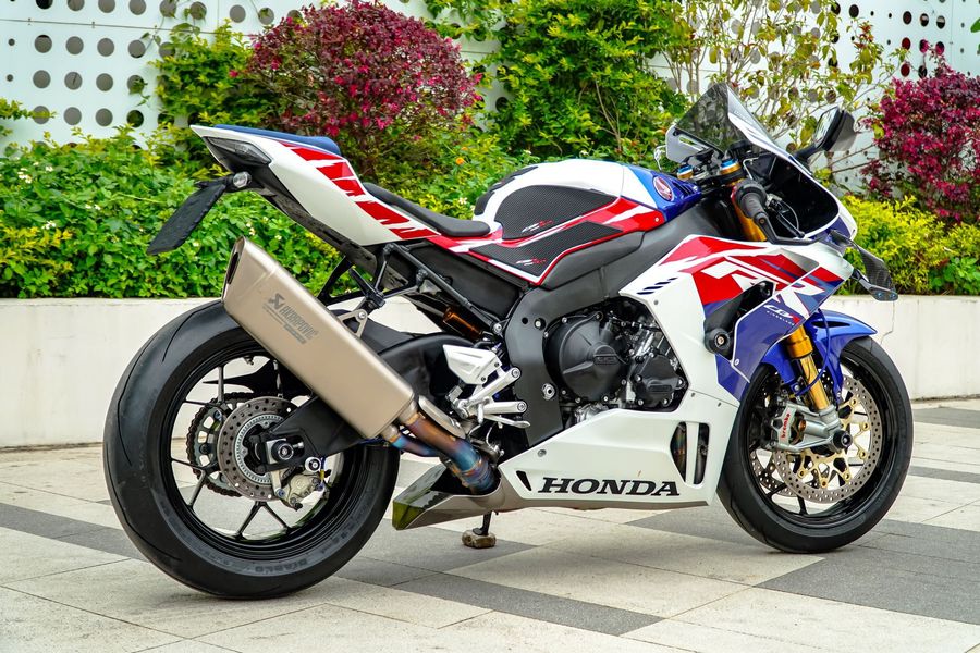 二手本田CBR 1000 RR-R