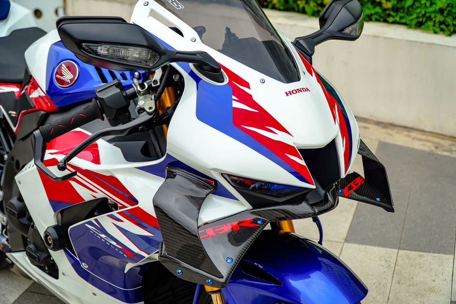二手本田CBR 1000 RR-R