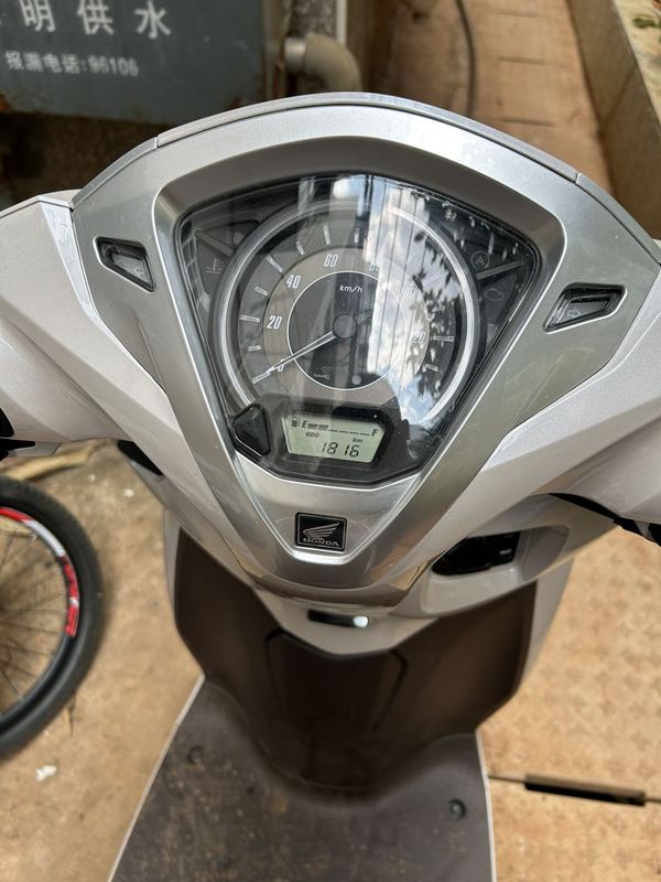 二手五羊本田Lead125