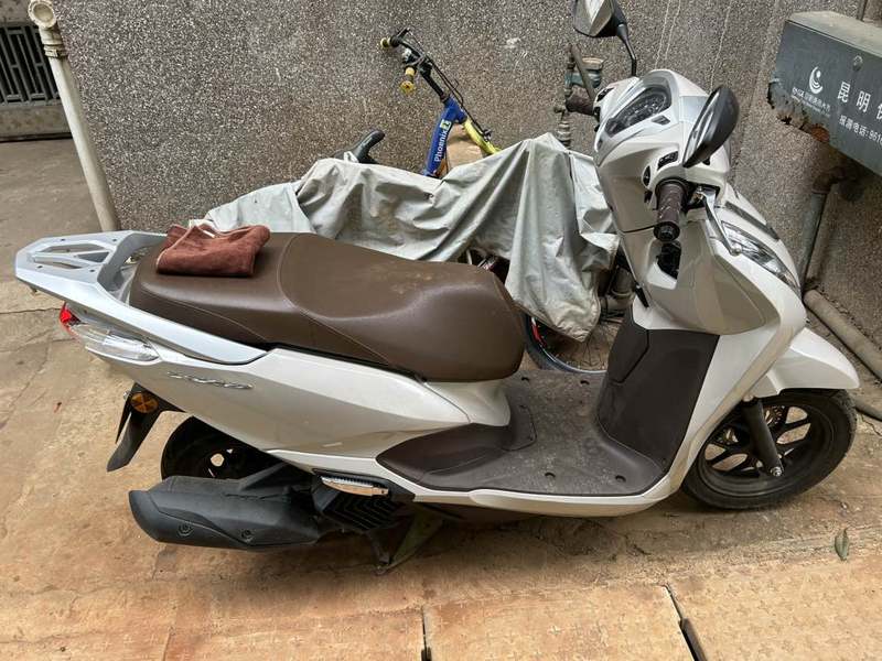 二手五羊本田Lead125