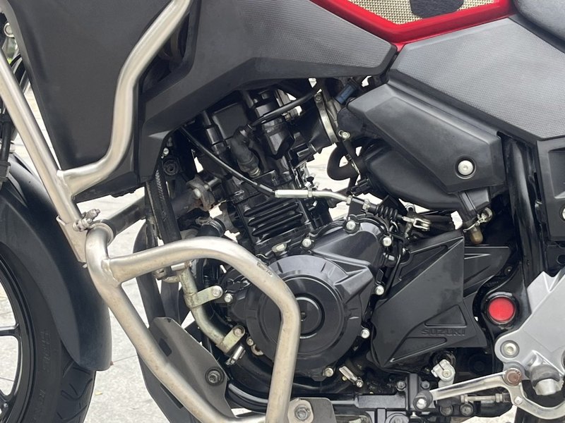 二手豪爵铃木DL250