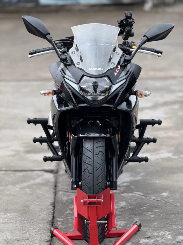 二手豪爵铃木GSX250R
