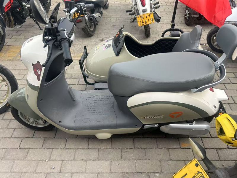 二手雅迪冠能 M9 旅行版