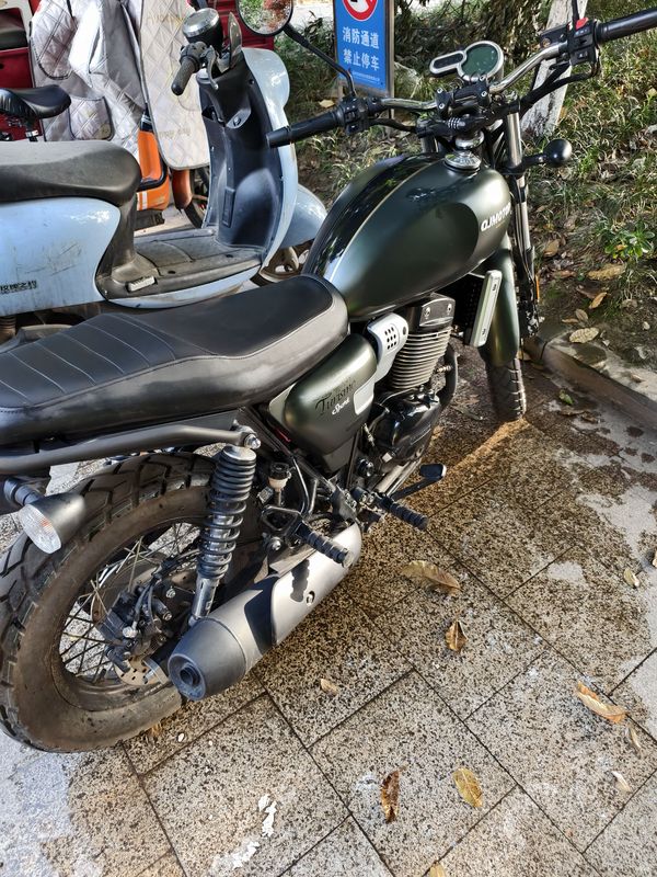 二手QJMOTOR逸250