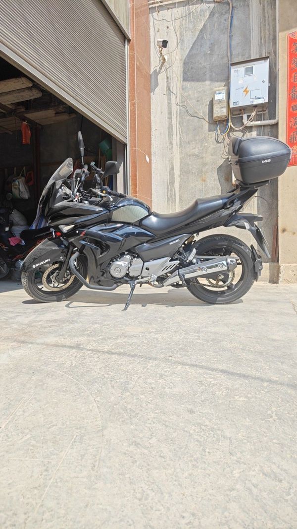 二手豪爵铃木骊驰 GW 250F