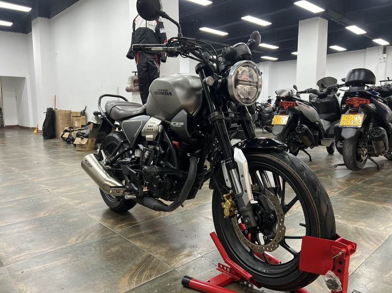 二手五羊本田鸷道 CB190SS