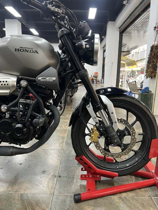 二手五羊本田鸷道 CB190SS