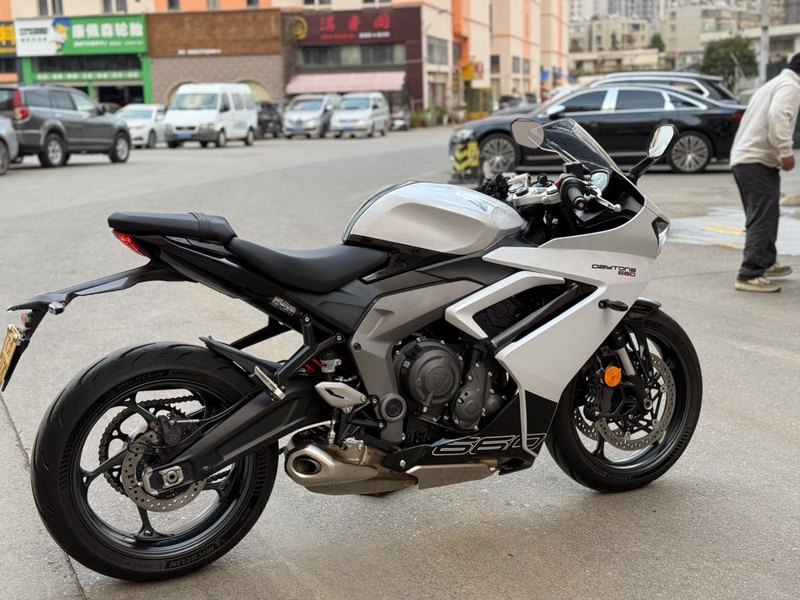 二手凯旋Daytona 660
