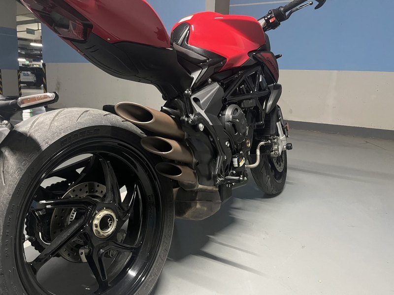 二手奥古斯塔Brutale 800