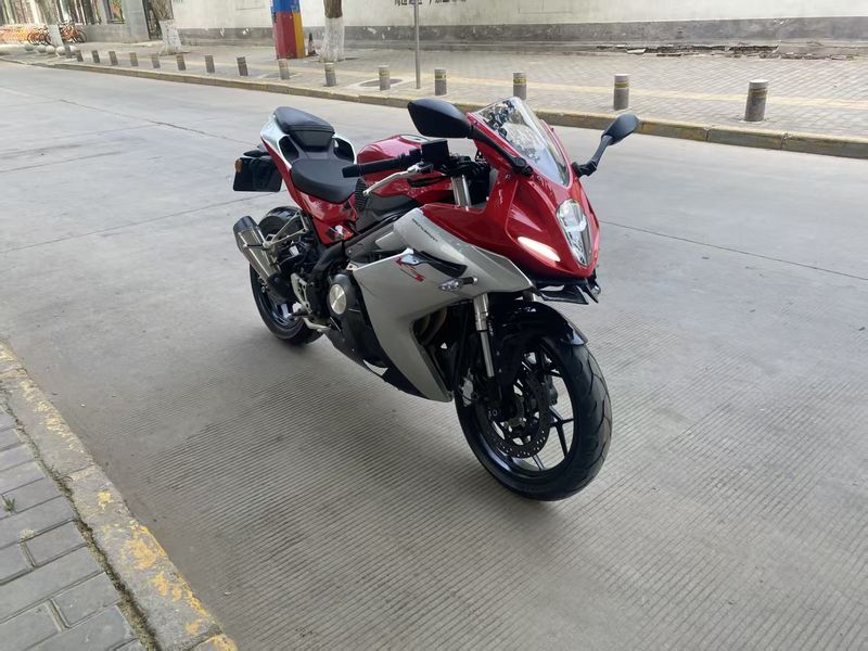 二手贝纳利龙卷风 Tornado 252R