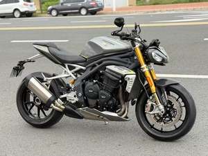 二手凯旋Speed Triple 1200 RS
