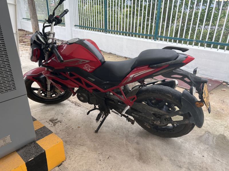 二手贝纳利红宝龙 TNT150i