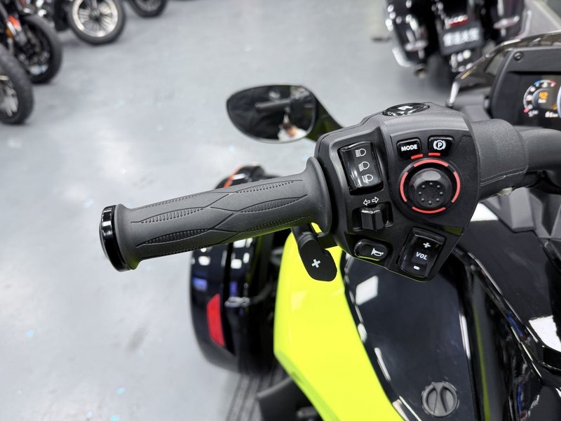 二手庞巴迪Spyder F3 