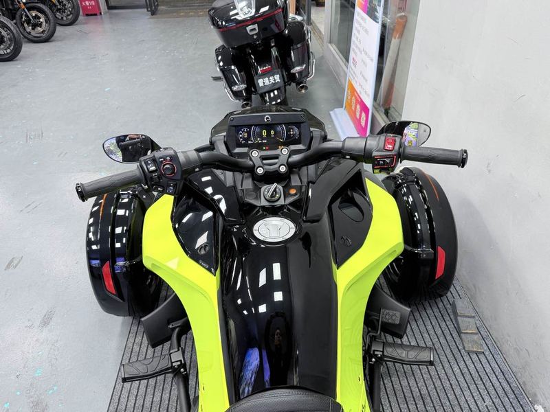 二手庞巴迪Spyder F3 