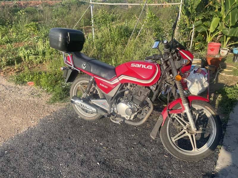 二手三铃铃木王SL125-23AT