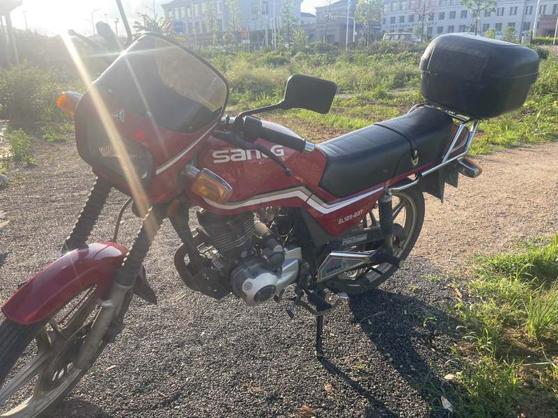 二手三铃铃木王SL125-23AT