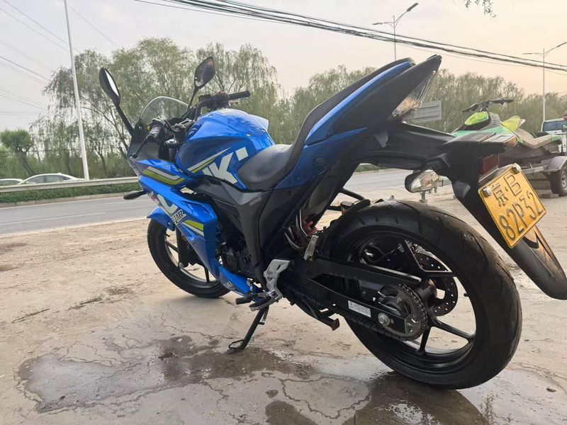 二手济南铃木极客飒 Gixxer 155