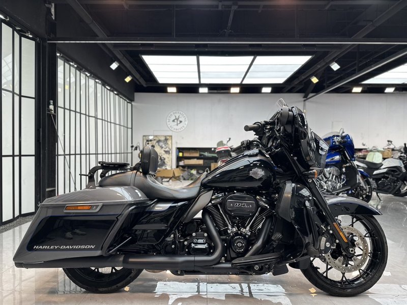 二手哈雷戴维森大道滑翔 Street Glide