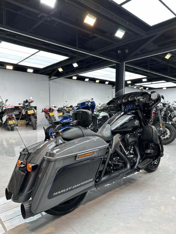 二手哈雷戴维森大道滑翔 Street Glide