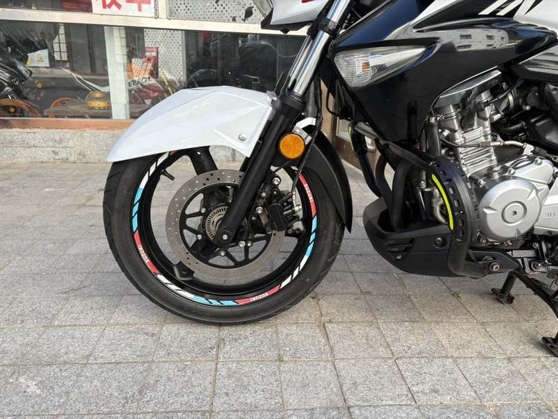 二手豪爵铃木骊驰 GW250