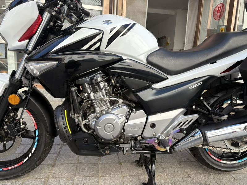 二手豪爵铃木骊驰 GW250
