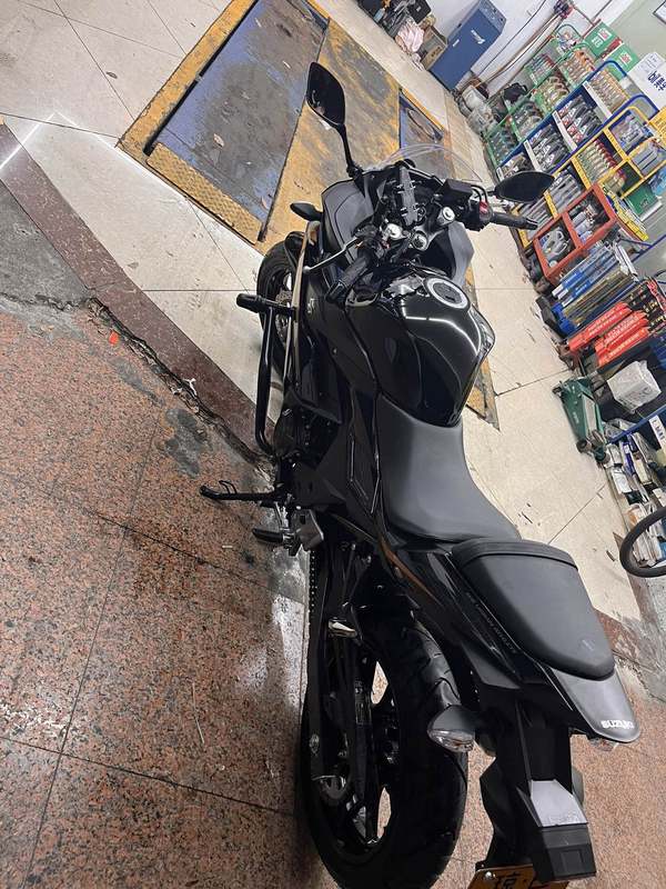 二手豪爵铃木GSX250R