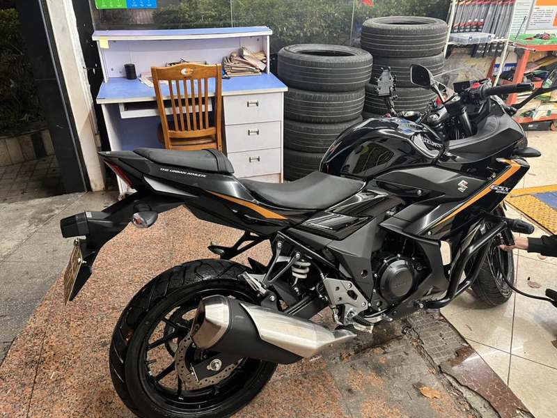 二手豪爵铃木GSX250R