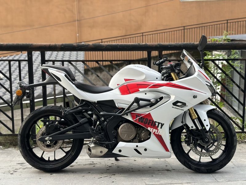 二手QJMOTOR赛250