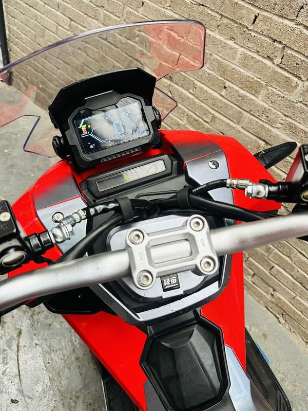 二手布雷斯通极宙 ADV150