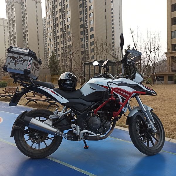 二手贝纳利金鹏 TRK251