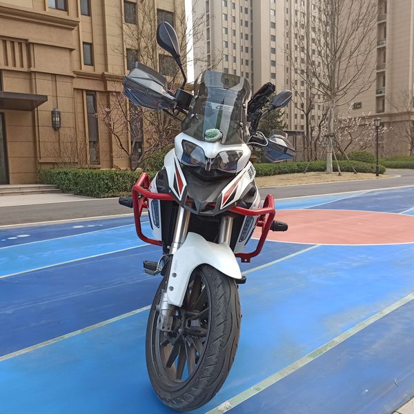 二手贝纳利金鹏 TRK251