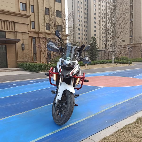 二手贝纳利金鹏 TRK251