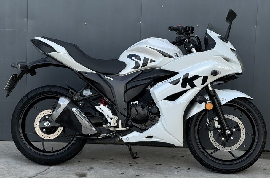 二手济南铃木极客飒 Gixxer 155