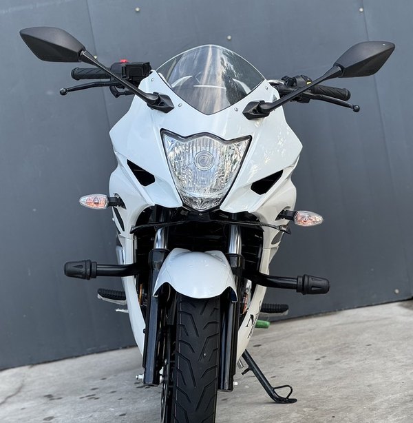 二手济南铃木极客飒 Gixxer 155