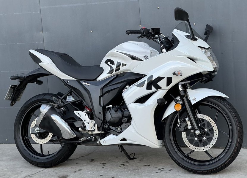 二手济南铃木极客飒 Gixxer 155
