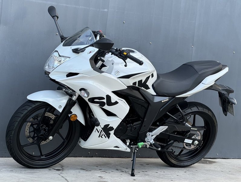 二手济南铃木极客飒 Gixxer 155