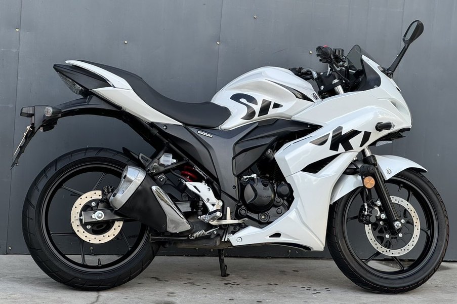 二手济南铃木极客飒 Gixxer 155