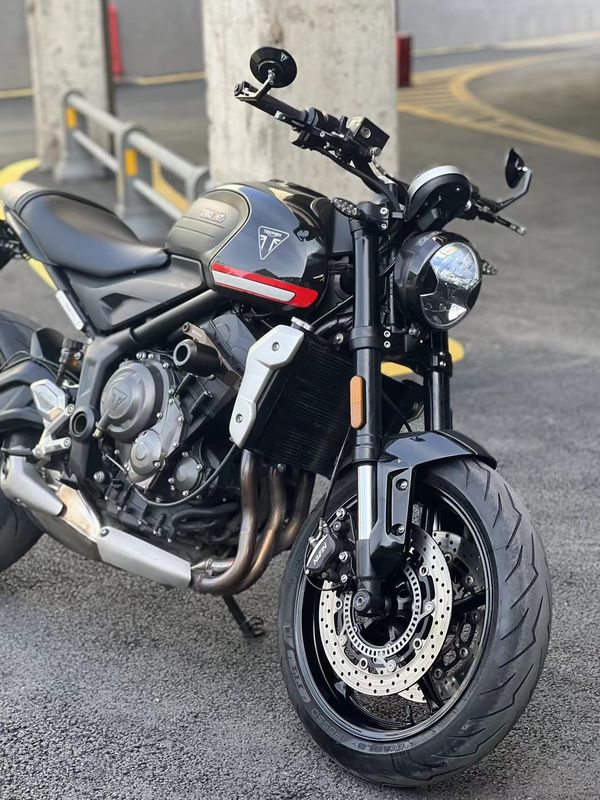 二手凯旋Trident 660