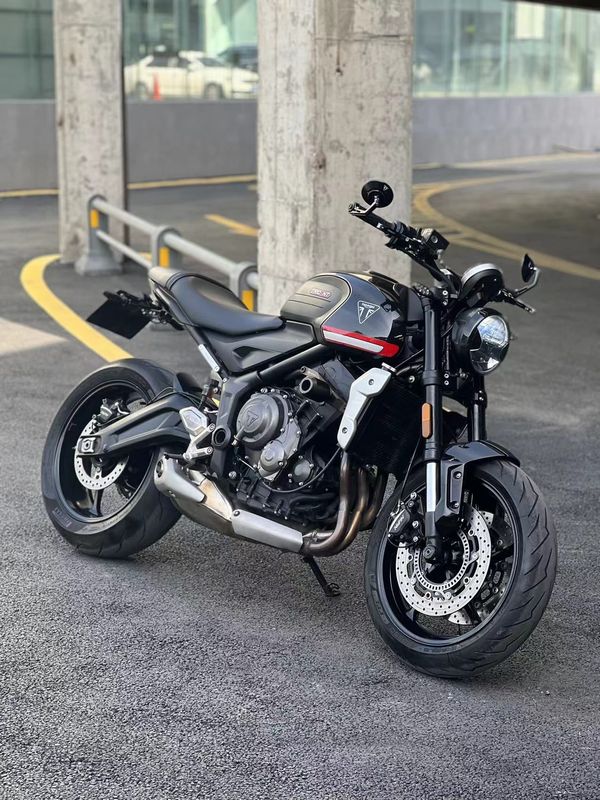 二手凯旋Trident 660