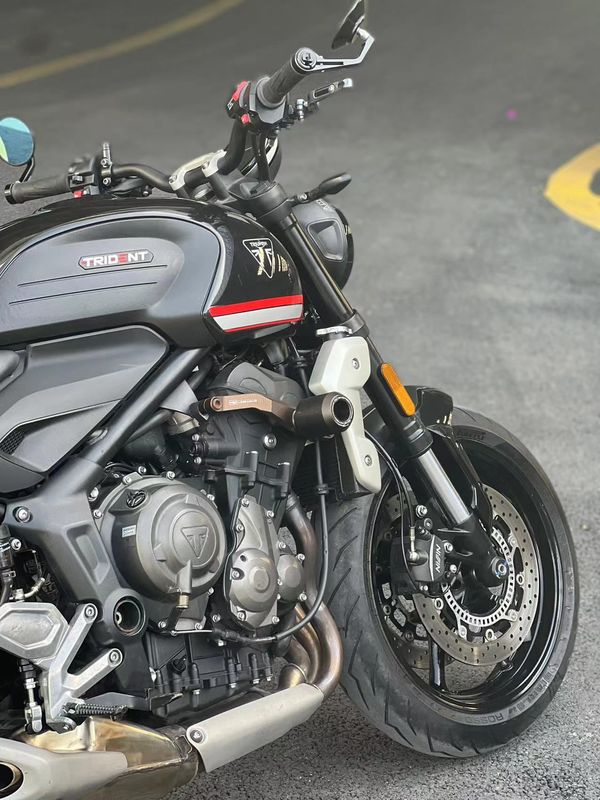 二手凯旋Trident 660