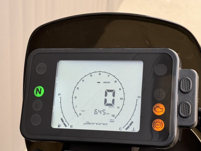 二手贝纳利幼狮 Leoncino 150