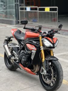 二手凯旋Speed Triple 1200 RS