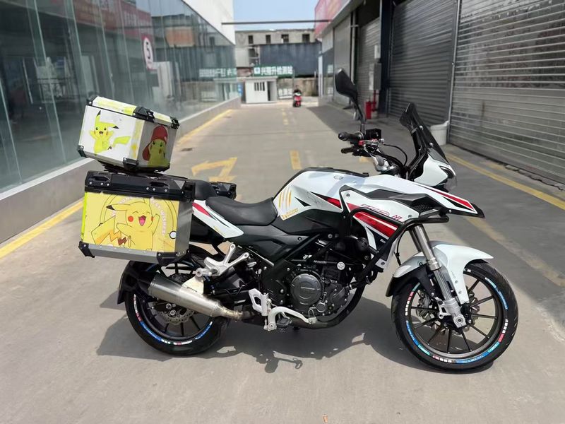 二手贝纳利金鹏 TRK251