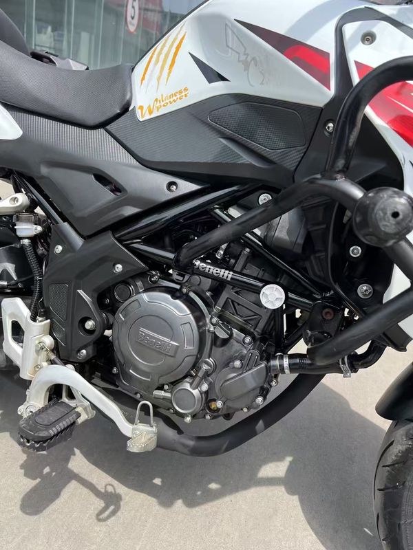 二手贝纳利金鹏 TRK251